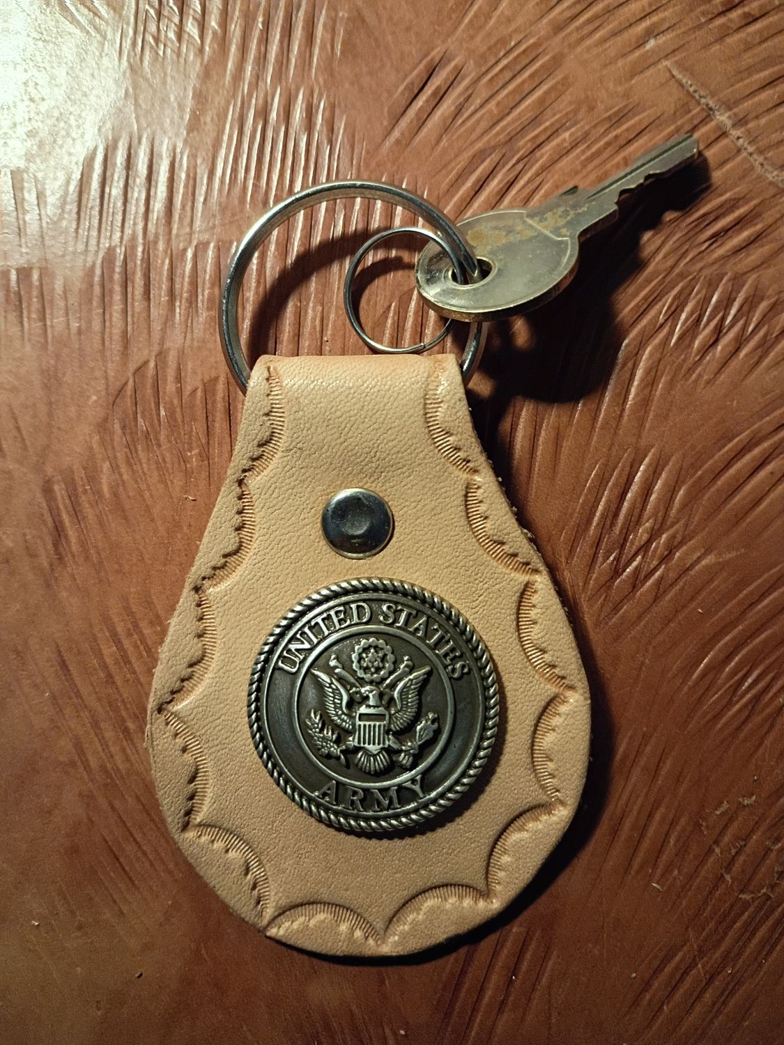US Army Leather Key Fob with Army Concho (Natural Color)