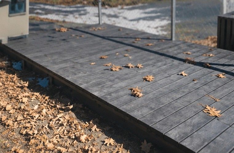 Tablas de madera plástica con machihembrado 100% reciclada