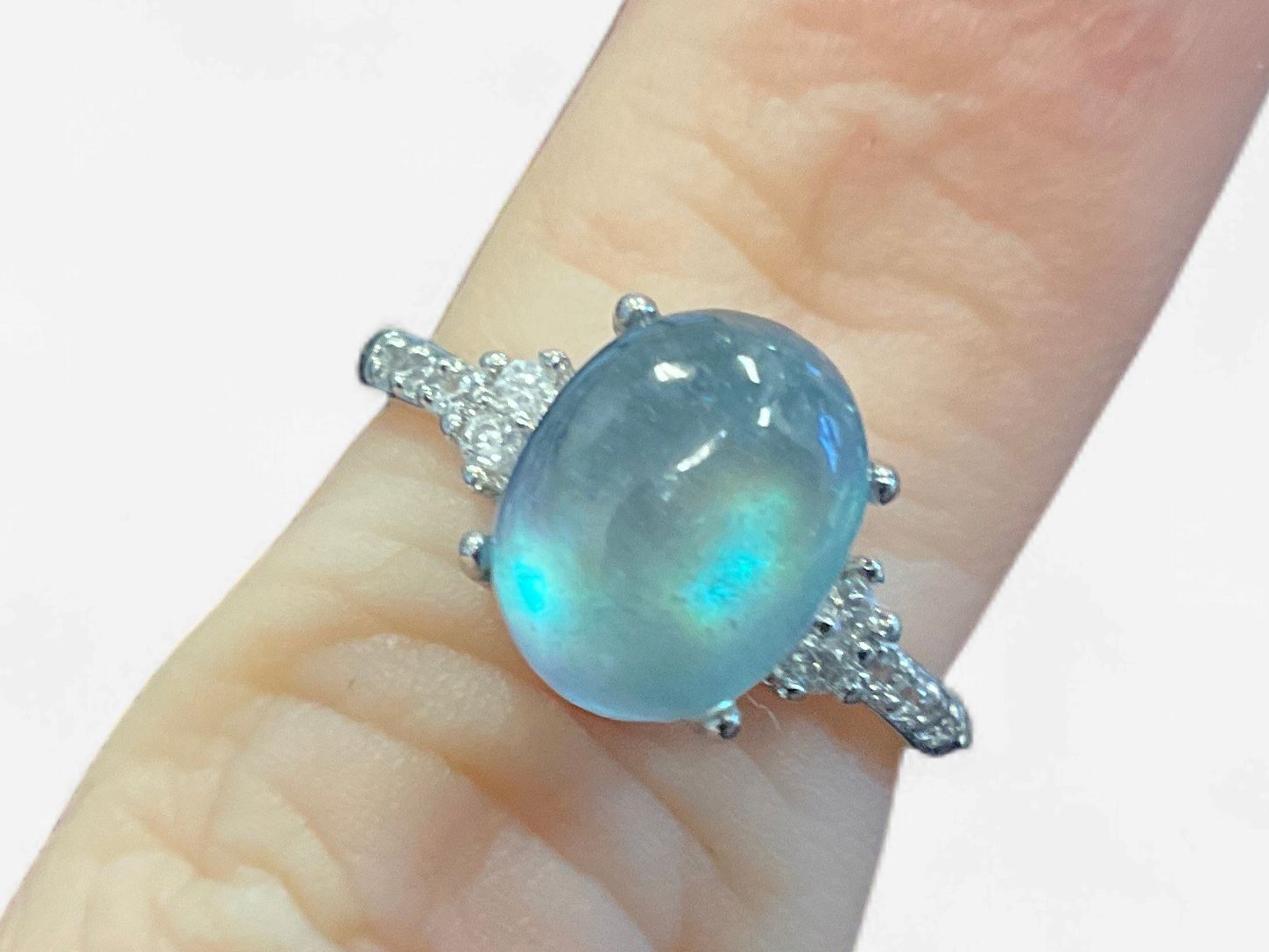 Aquamarine Rings, Type: Zircon