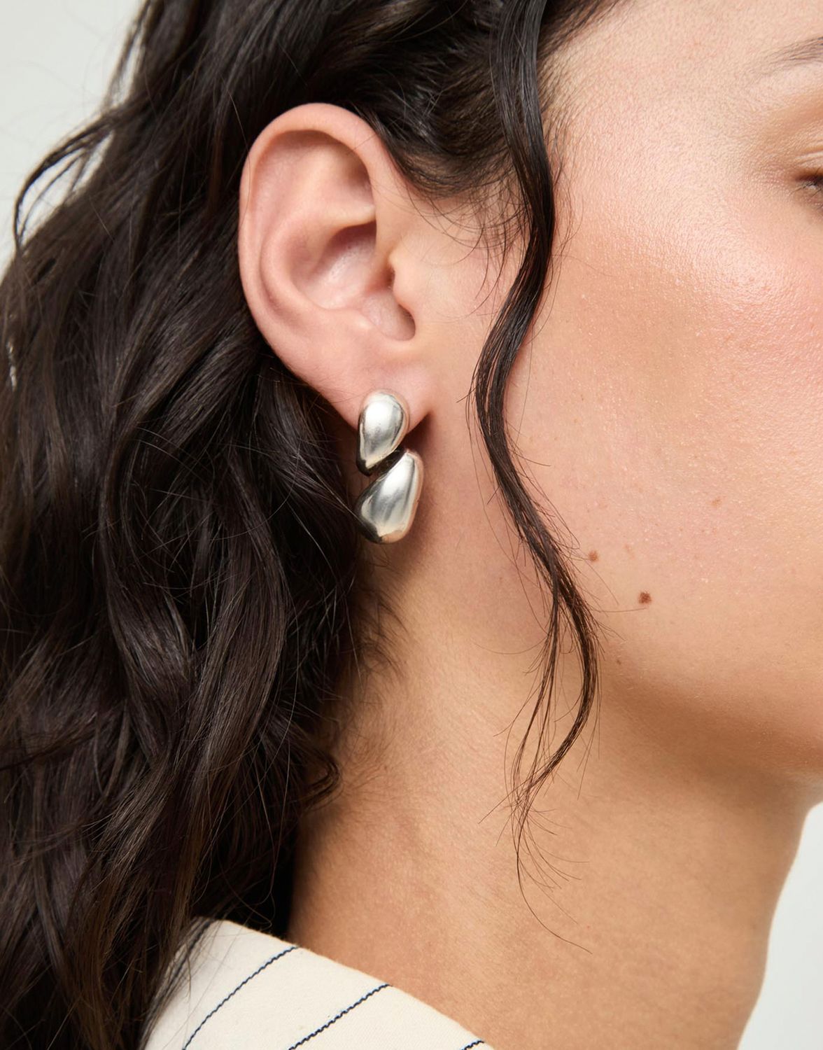ESSENTIA EARRINGS, Material: SILVER
