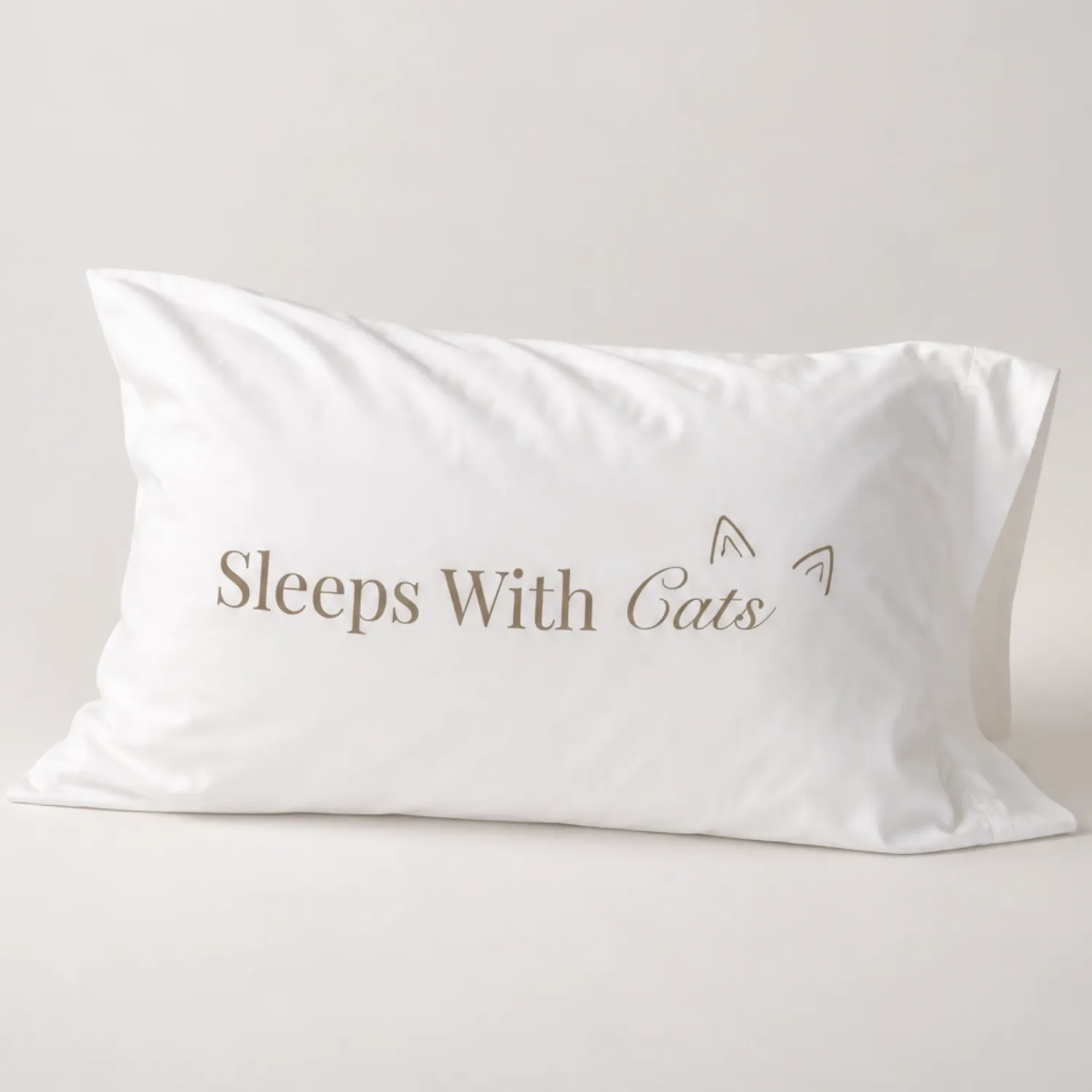 SLEEPS W/CATS PILLOWCASE