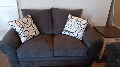 5482 Othello Black Loveseat