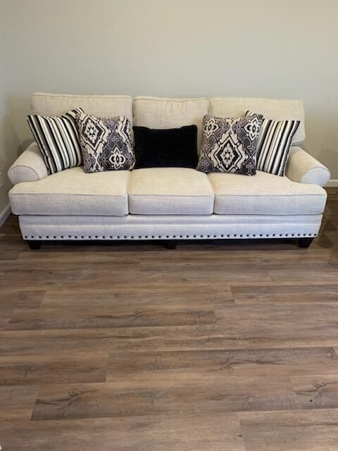 LILTWILL CREAM SOFA