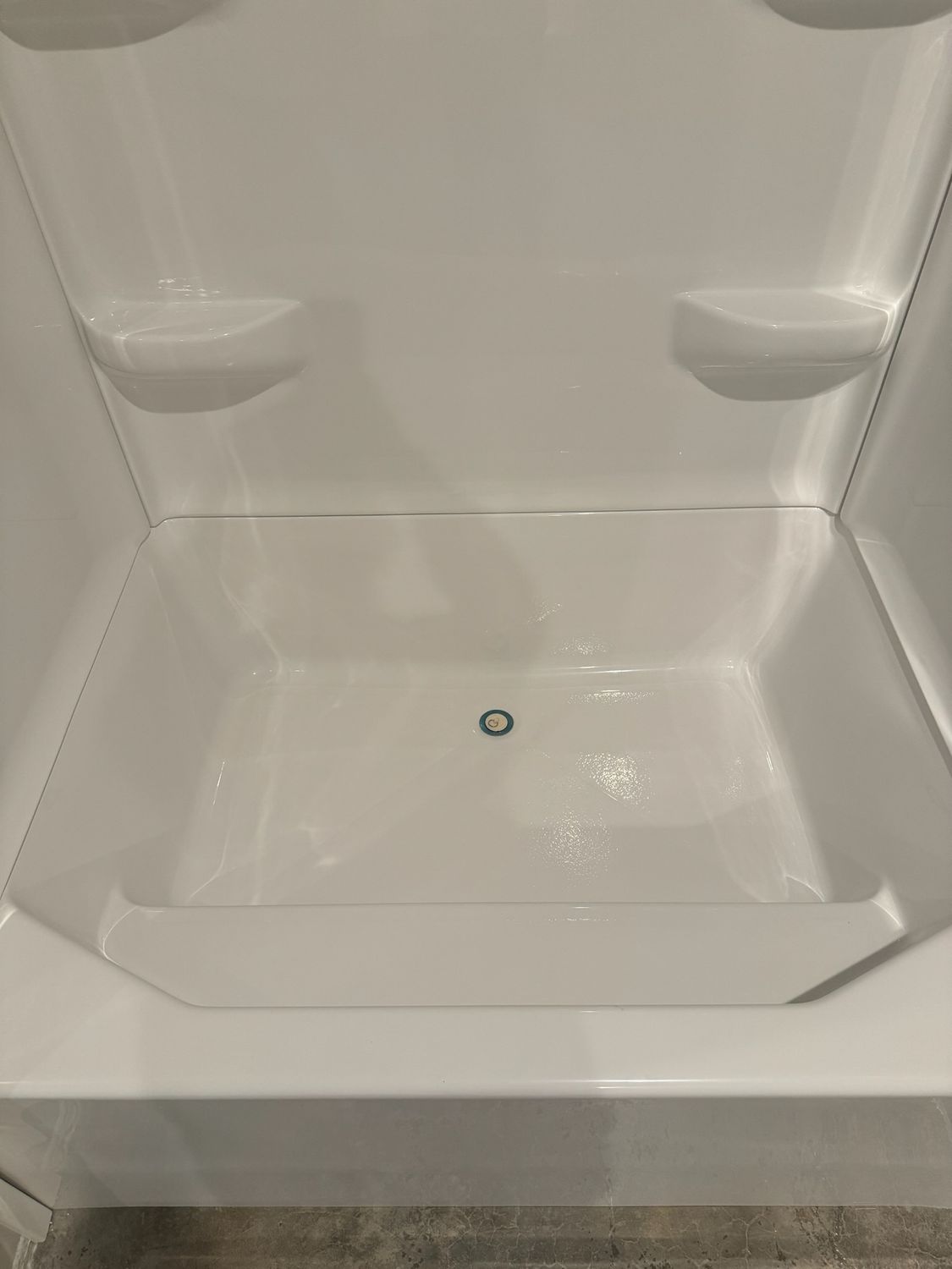 42x54 Lyons Bench Seat Garden Tub White
