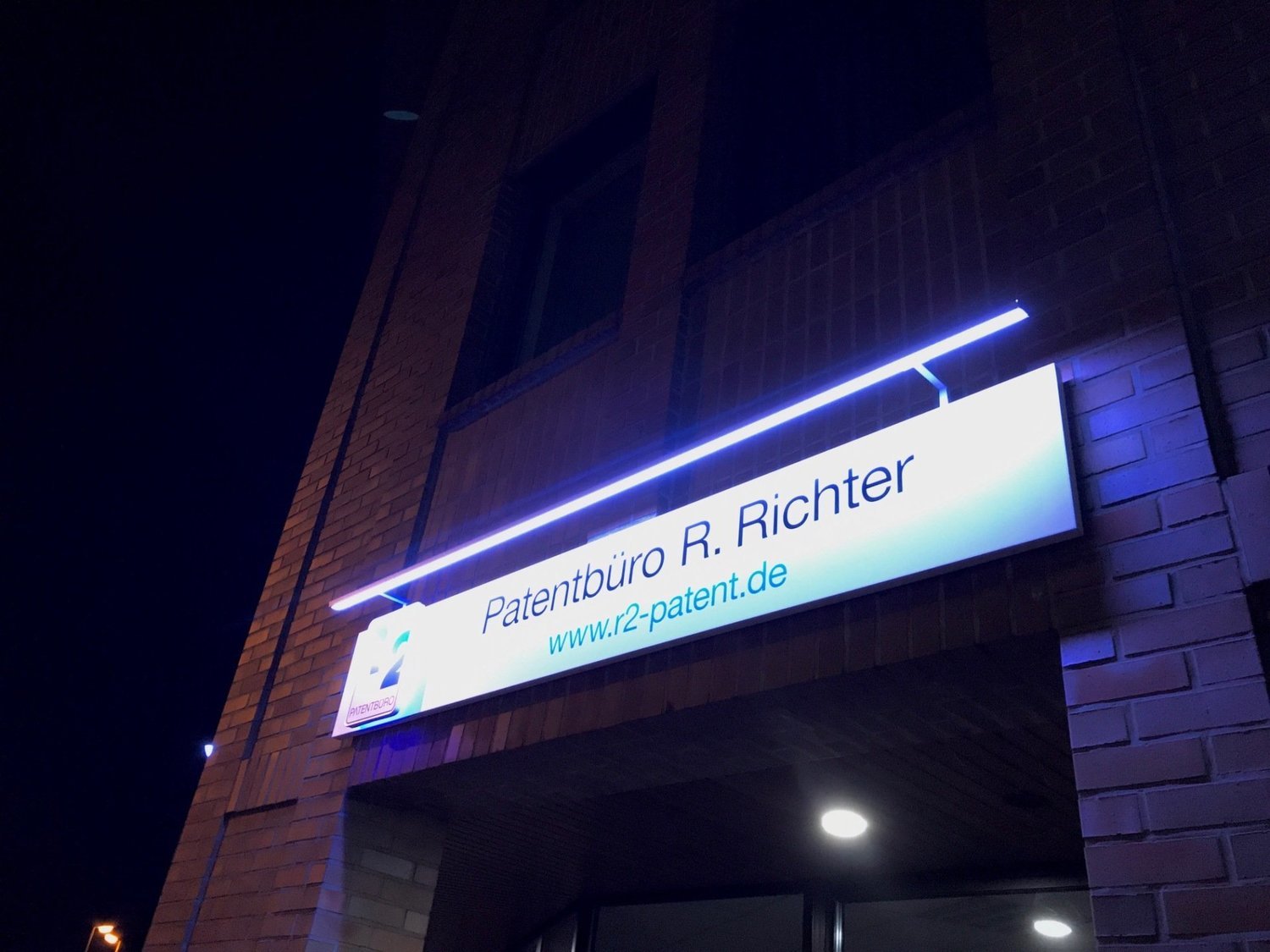 Werbeschild mit LEDLeuchtprofil