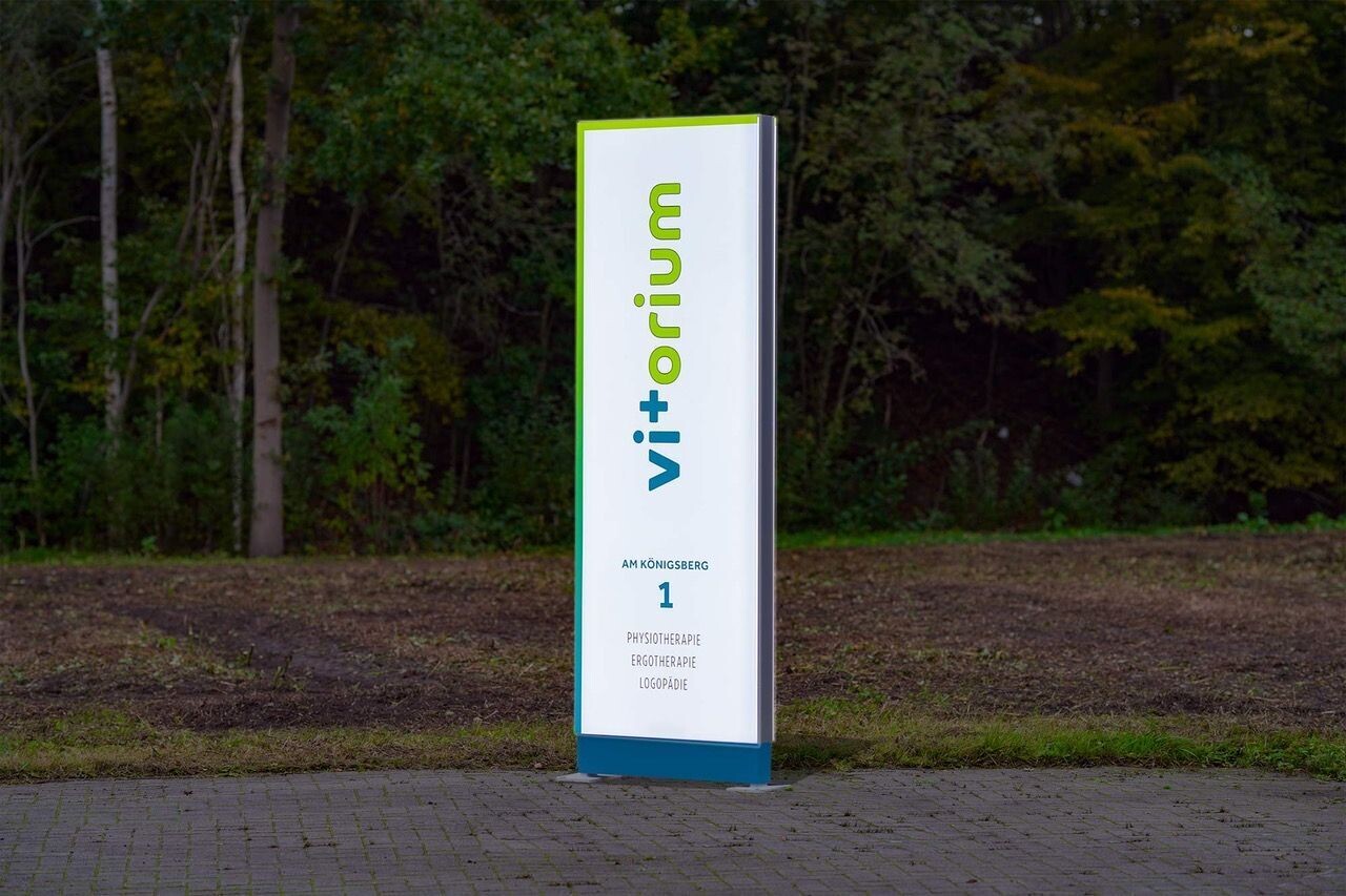 Werbepylon, Symtra-Design, weiß, H=2250 mm