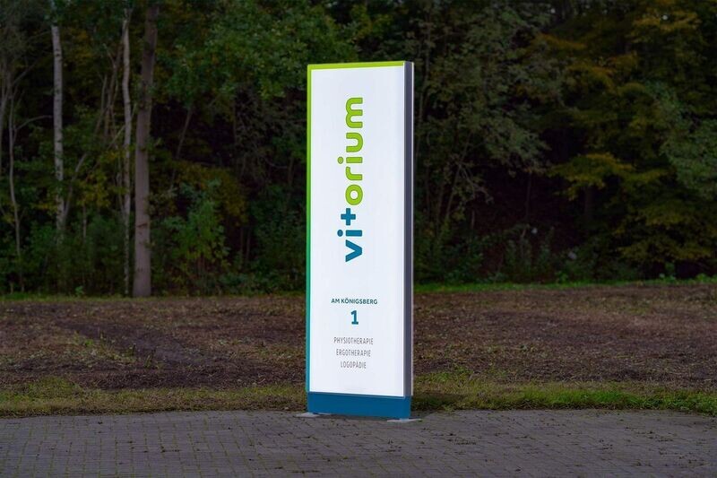 Werbepylon, Symtra-Design, weiß, H=2250 mm