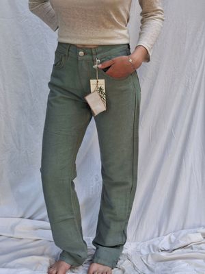 Jeans cinque tasche - modello 501 - in canapa - colore verde salvia Jeans cinque tasche - modello 501 - in canapa - colore verde salvia