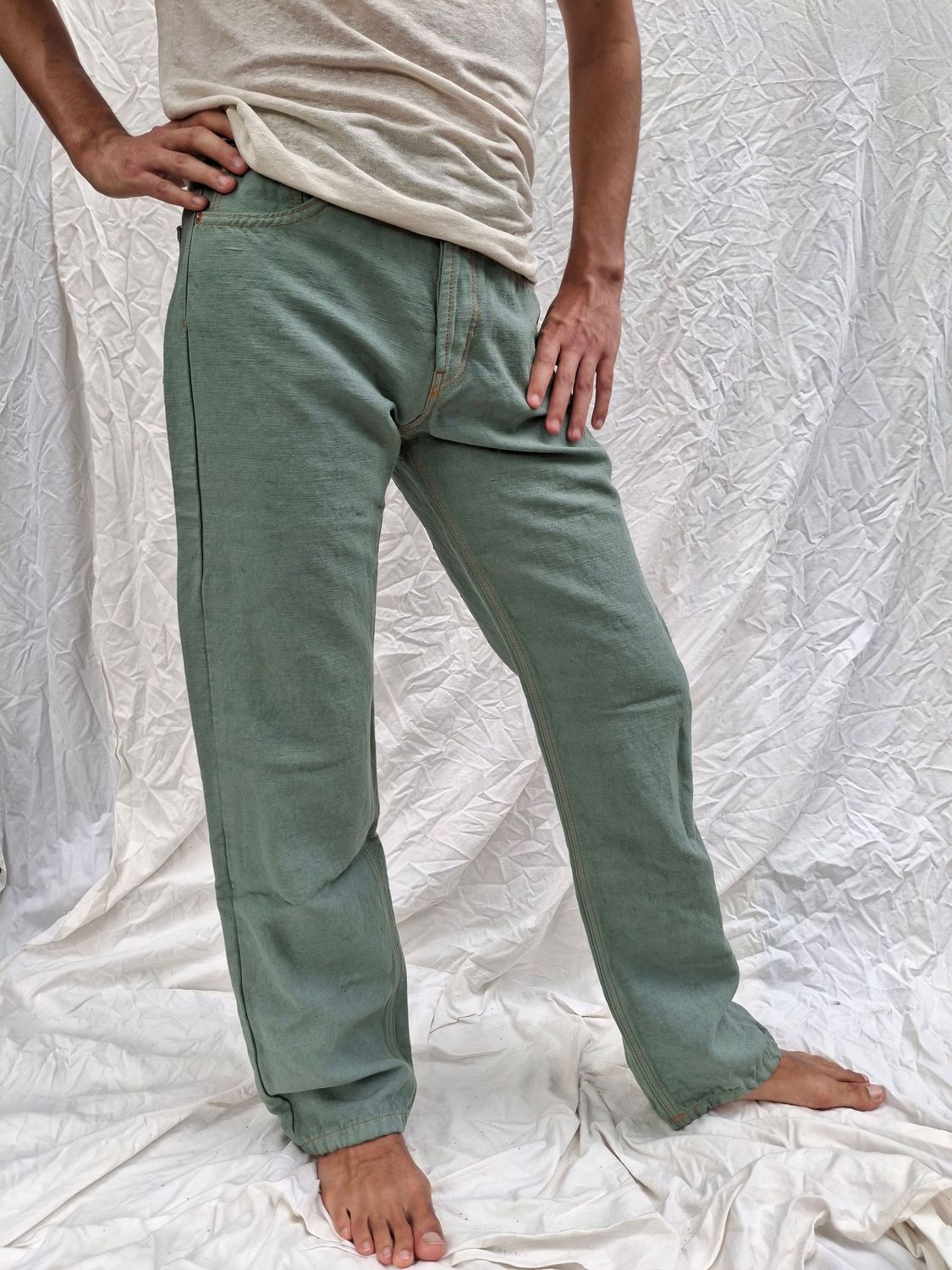 Jeans cinque tasche - modello 501 - in canapa - color verde salvia Jeans cinque tasche - modello 501 - in canapa - color verde salvia