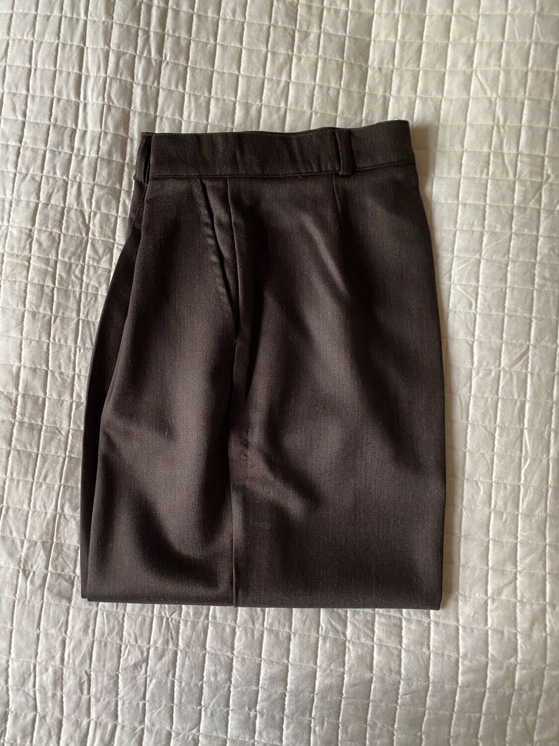 Pantalone modello classico con pence - 100% lana merinos - colore caffè Pantalone modello classico con pence - 100% lana merinos - colore caffè