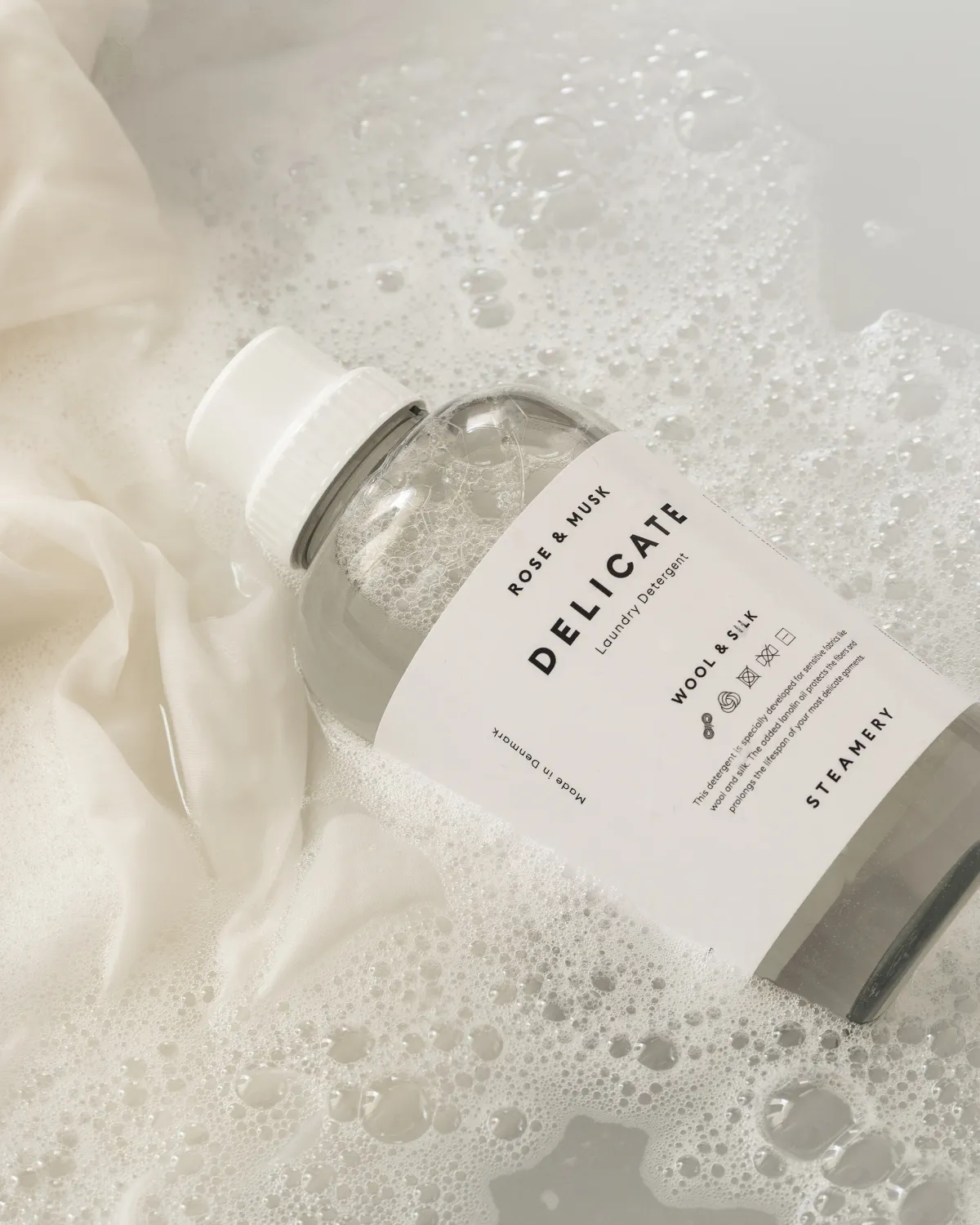 DELICATE laundry detergent STEAMERY