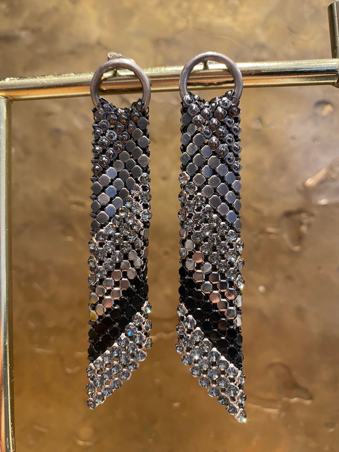 Dasha Earrings Silver/black LAURA B