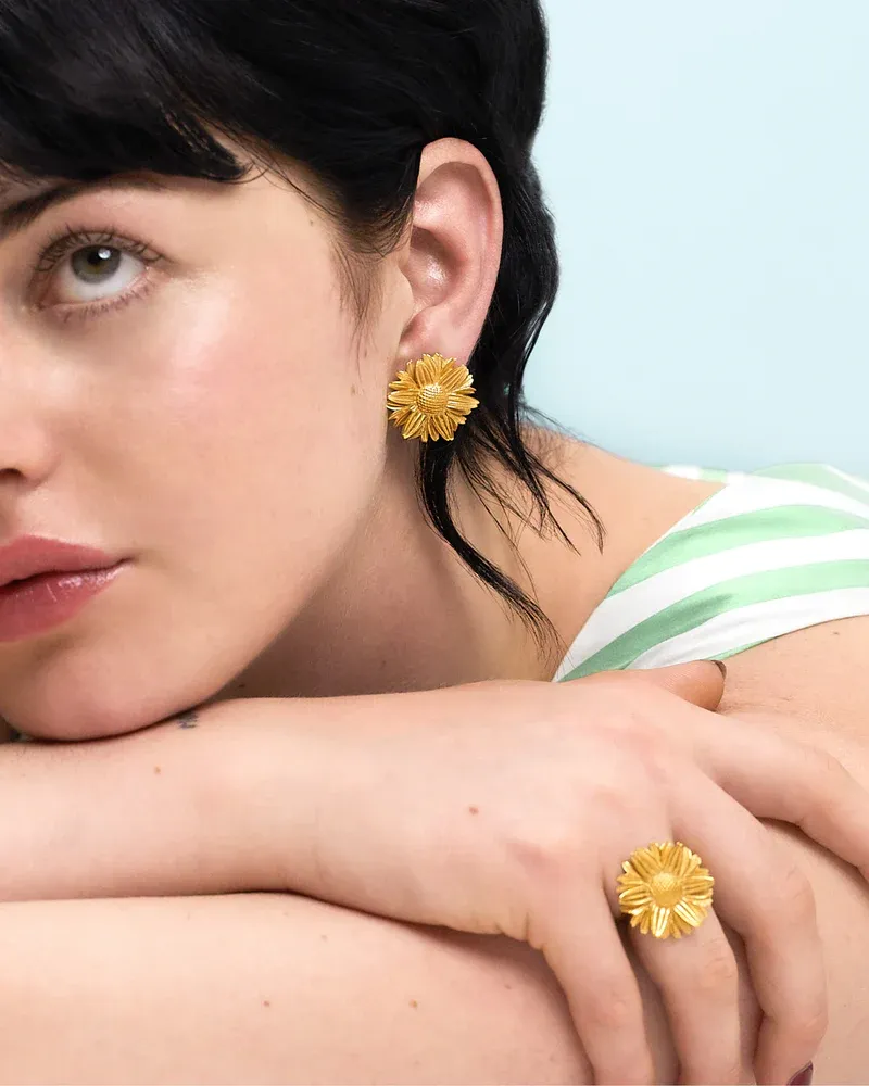 Stud earrings with daisy Gold-plated W&amp;H