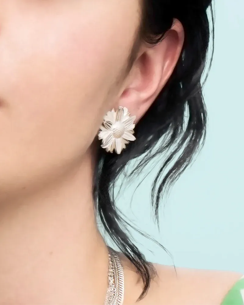 Stud earrings with daisy Silver W&amp;H