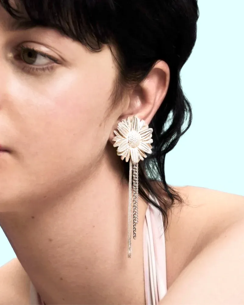 Statement clip earrings with daisy and falling chains Silver W&amp;H