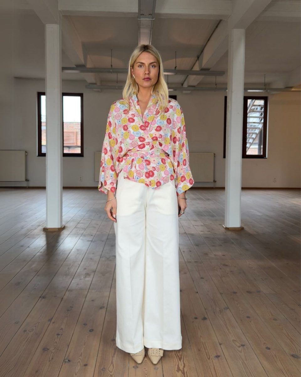 Alaya Top flowers - white SEA ME HAPPY