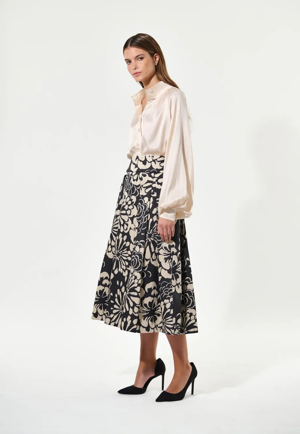 Nicoladea Shirt with sleeve detail - porcelain DEA KUDIBAL