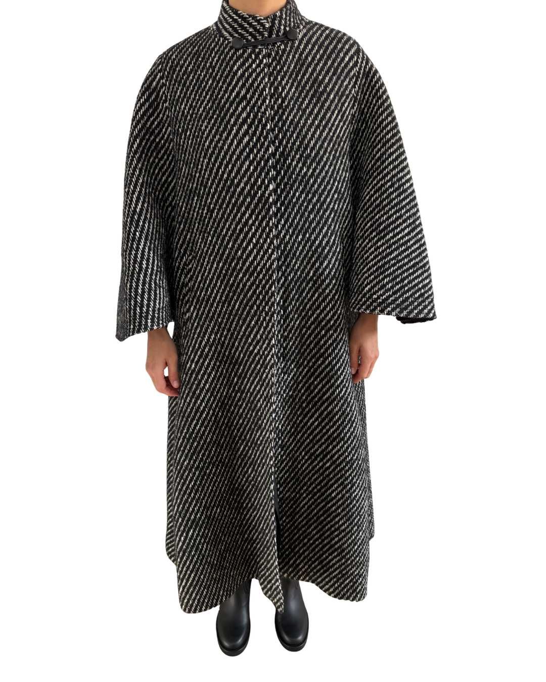 Cape Coat Wool - Domino ELKE DEWOLFS