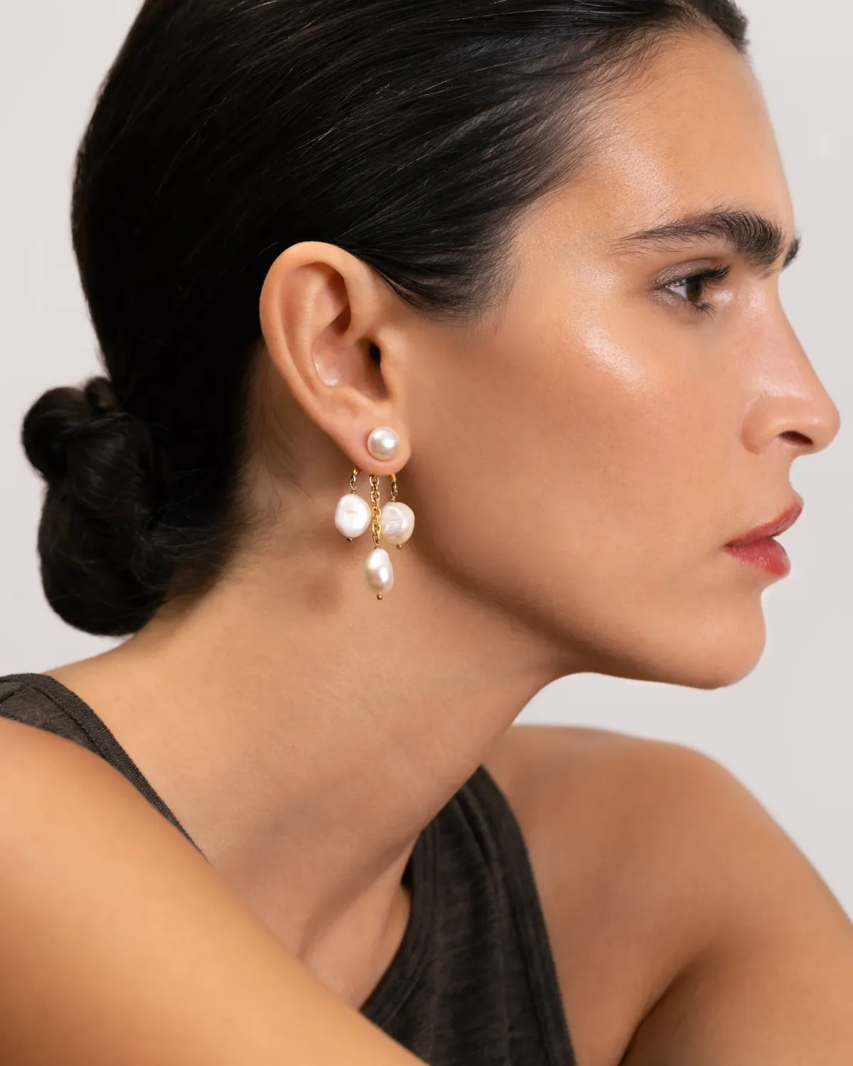 Pendant post earrings with detachable pearl pendant - silver WOUTERS &amp; HENDRIX