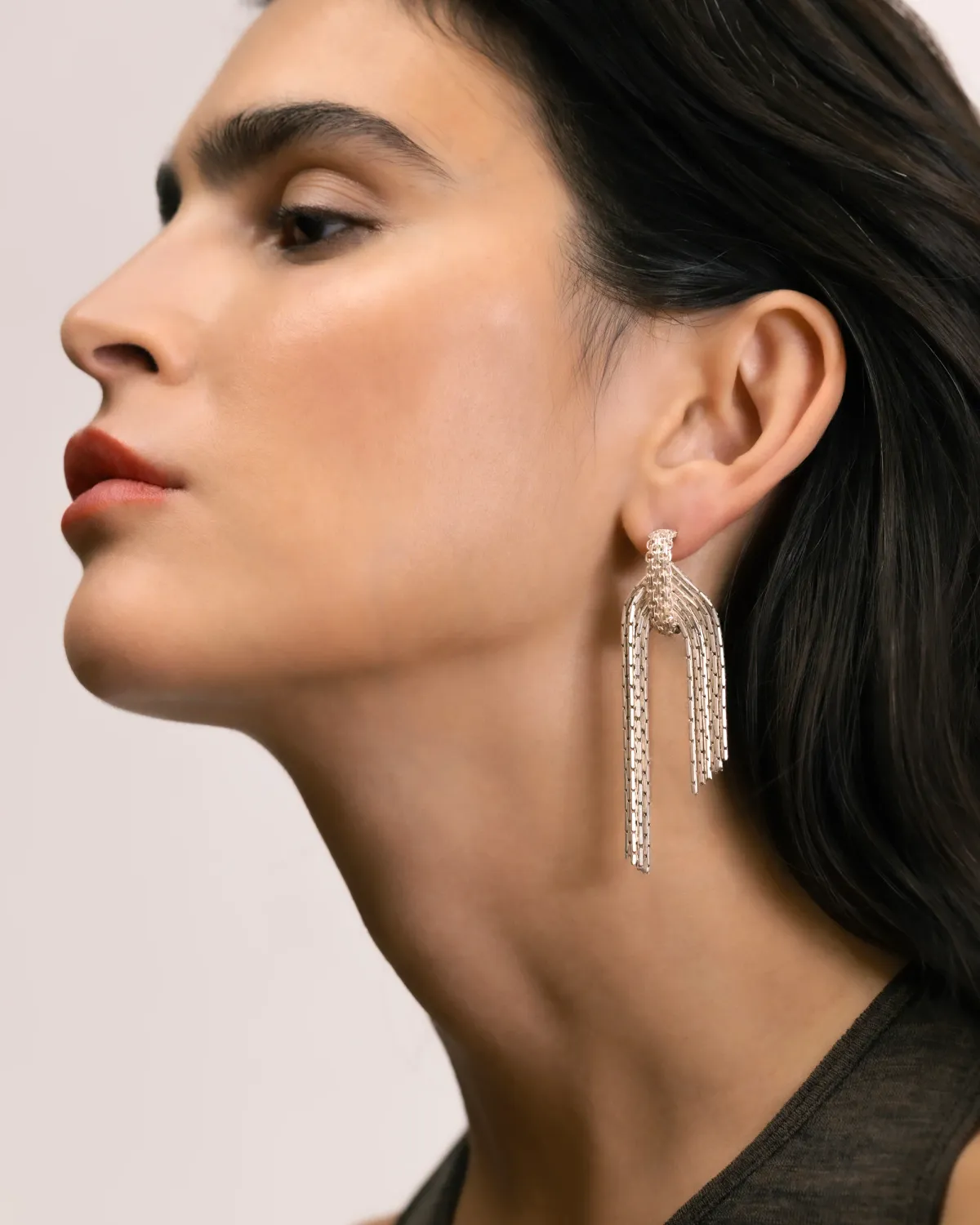 Statement hoop earrings with detachable flowing chains - silver WOUTERS &amp; HENDRIX