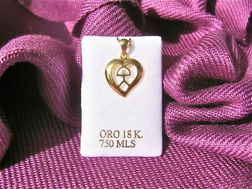 Indalo pendant ~ heart, 18ct gold + zirconita
