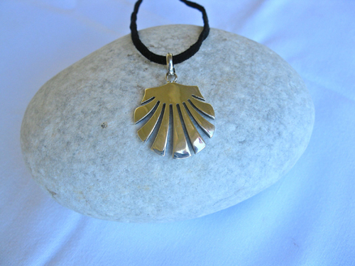 Camino de Santiago jewelry - scallop shell necklace / concha de vieira ~ large