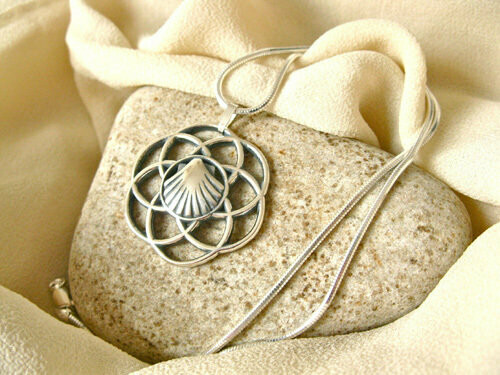 Flor del Camino de Santiago jewelry necklace