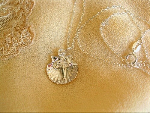 Scallop shell with St James cross necklace ~ silver