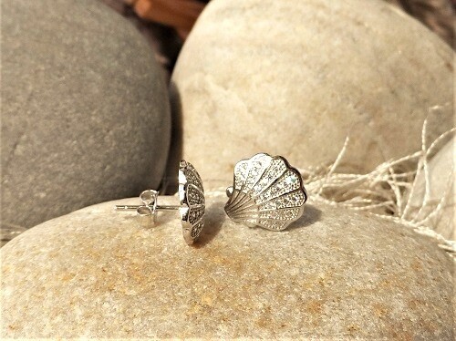 Camino Santiago shell earrings - silver + zirconita