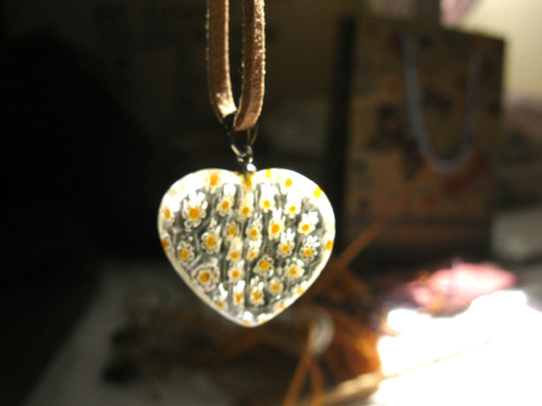 Heart necklace ~ daisy glow
