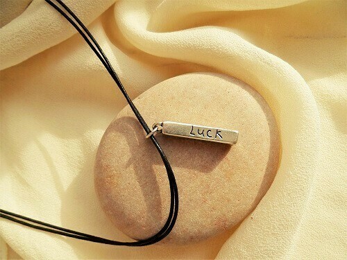 LUCK bar necklace