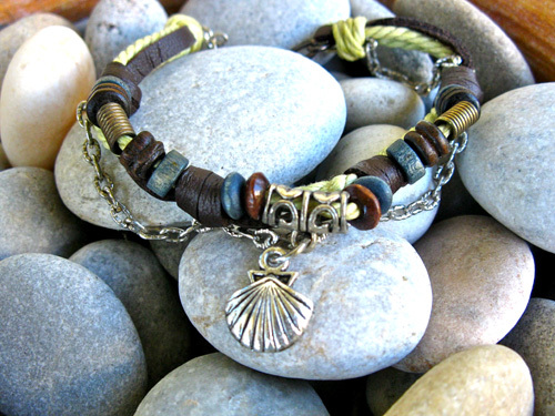 Camino scallop shell NaturalSoul bracelet ~ laurel