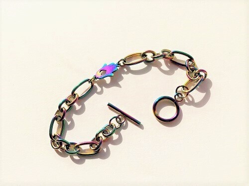 Wellness gift for health jewellery - Hamsa bracelet