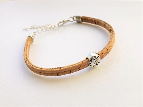 Camino jewellery safe travel bracelet - cork with silver and shell