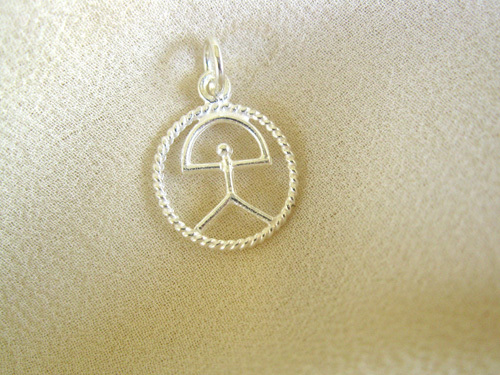 Indalo pendant ~ classic in circle, silver