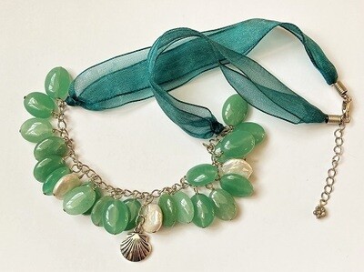 Confidence necklace - aventurine, pearls and shell
