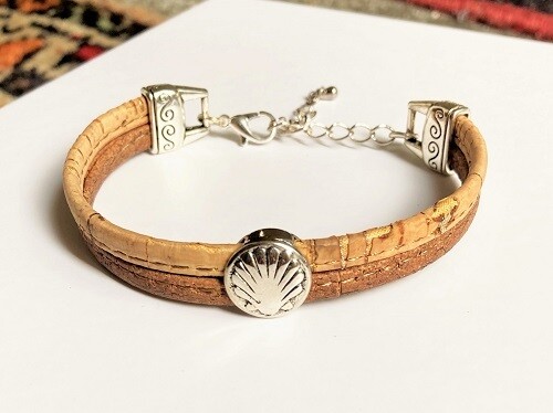 Camino jewellery safe travel bracelet - two-tone cork and shell