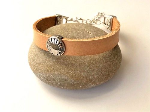 Camino de Santiago scallop shell bracelet