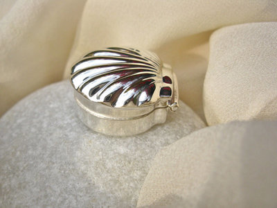 Scallop shell keepsake box ~ sterling silver