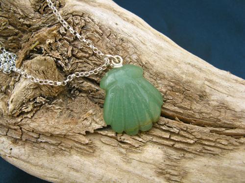 Aventurine shell necklace for calm self-confidence