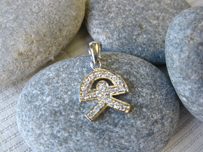 Indalo pendant ~ silver + zirconite, classic