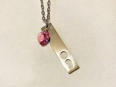 With this necklace, she goes on: Choose Birthstone