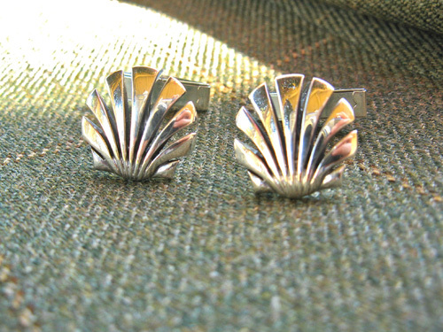 Scallop shell cufflinks ~ open, silver