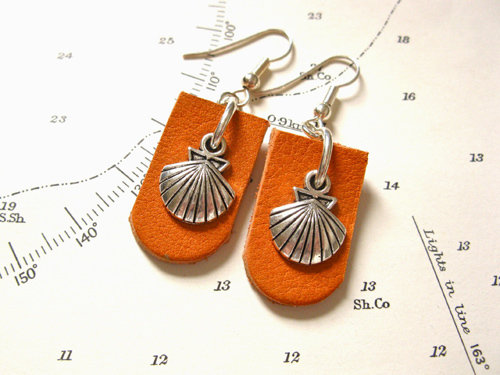Camino earrings - concha scallop shell + leather ~ to wish safekeeping