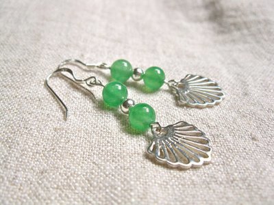 Aventurine and shell earrings for confidence and luck