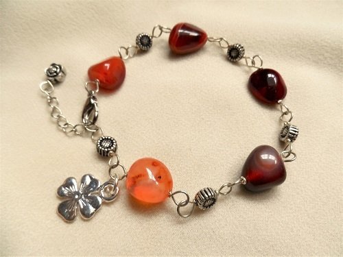 Carnelian + clover bracelet  for ambition + luck