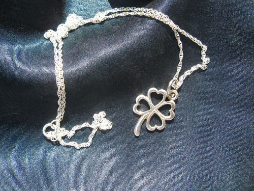 Lucky clover charm necklace