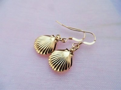 Camino jewellery scallop shell earrings ~ gold filled