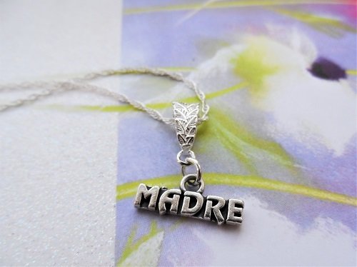 Mi madre colgante ~ silver Mother necklace