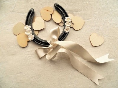 Lucky horseshoe for wedding gift